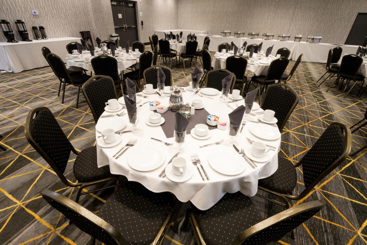 Holiday Inn & Suites Detroit - Troy By Ihg Eksteriør billede